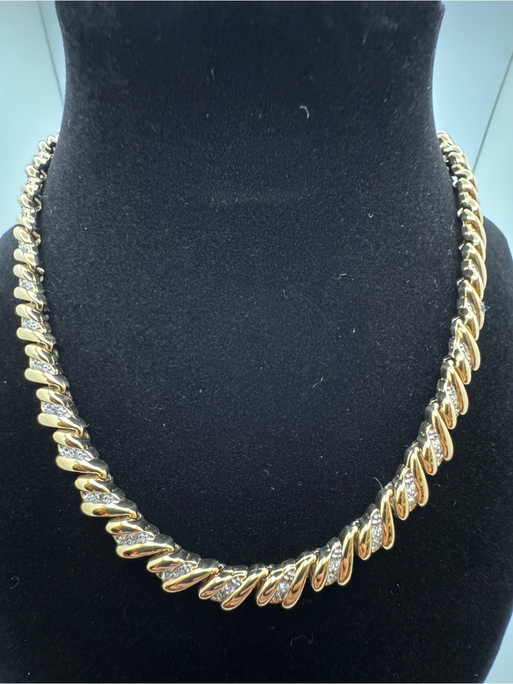 Nina Ricci Stamped Statement Gold-Tone / Rhinestone with Twisted Link Necklace